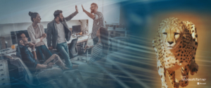 Szene aus dem BÃ¼roalltag, in der sich Menschen mit einem High Five begrÃ¼ÃŸen, Ã¼berlagert mit einem Bild eines Geparden und dem Microsoft Partner-Logo.