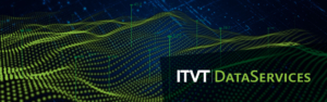 Abstraktes digitales Wellenmuster mit grÃ¼nen Datenpunkten und numerischen Indikatoren, mit dem Text: â€žITVT DataServicesâ€œ