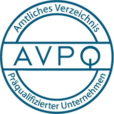 Rundes AVPQ-Siegel mit dem Schriftzug â€žAmtliches Verzeichnis PrÃ¤qualifizierter Unternehmenâ€ am Rand und â€žAVPQâ€ in der Mitte, dargestellt auf transparentem Hintergrund.